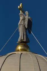 Ангел на куполе церкви Святой Екатерины на Васильевском острове