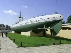 Санкт-Петербург, Васильевский остров, Памятник героям-подводникам