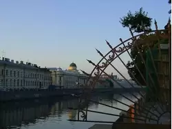 Белые ночи в Санкт-Петербурге, Прачесный мост у решетки Летнего сада