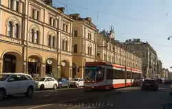 Трамвай №3 на Садовой улице в Санкт-Петербурге