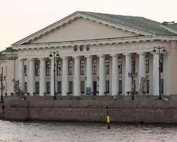Горный институт в Санкт-Петербурге — главное здание