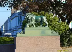 Лев на Дворцовой пристани