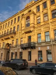 Доходный дом В.А. Ратькова-Рожнова (Центральные железнодорожные кассы Санкт-Петербурга)