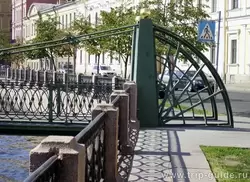 Почтамтский мост в Санкт-Петербурге