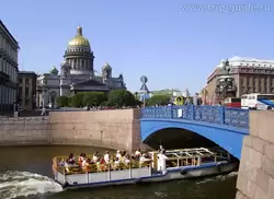 Синий мост, вид на Исаакиевский собор с набережной Мойки