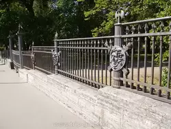 Ограда Летнего сада со стороны Михайловского замка