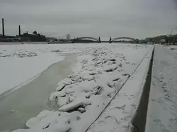 Большеохтинский мост зимой