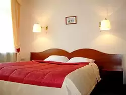 Номер с двухспальной кроватью в гостинице Россия в Питере