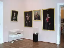 Екатерининский дворец, Портреты членов семьи Романовых