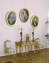 Портреты семьи Романовых в Екатерининском дворце