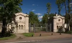 Слоновьи ворота в Александровском парке