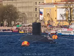 Дизель-электрическая подводная лодка «Выборг» на праздновании 9 мая 2015 в Санкт-Петербурге