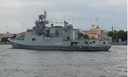 Военный корабль «Адмирал Макаров» фото