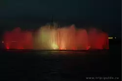 Плавучие фонтаны в Санкт-Петербурге