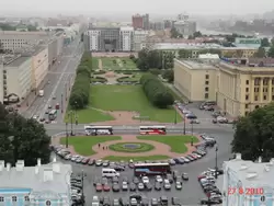 Вид на площадь Растрелли со звонницы Смольного собора