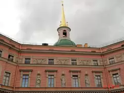 Фасад Дворцовой церкви