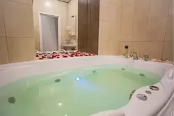Номер Делюкс с гидромассажной ванной в гостинице «Астерия»
