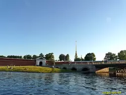 Петропавловская крепость и Иоанновский мост