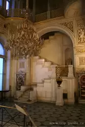 Лестница в павильонном зале Эрмитажа