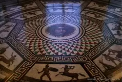 Мозаика Павильонного зала — копия пола, найденного при раскопках римских терм