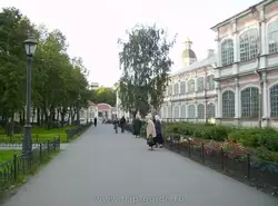 Александро-Невская лавра, Духовской корпус