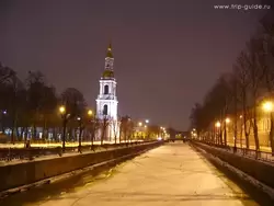 Крюков канал и колокольня Никольского собора зимней ночью