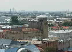 Вид на ДК работников связи и Мариинский театр с колоннады Исаакиевского собора