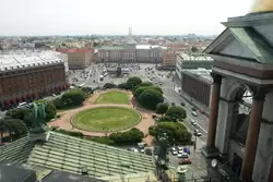 Вид на Исаакиевскую площадь с колоннады Исаакиевского собора