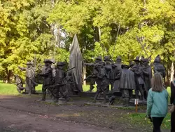 Ораниенбаум. Выставка скульптур А. Таратынова