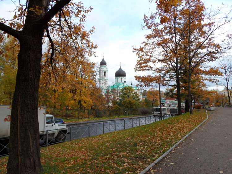 Улицы города ломоносова. Ломоносов город улицы. Город Ломоносов фотографии. Ломоносов город набережная. Население города Ломоносов парк.