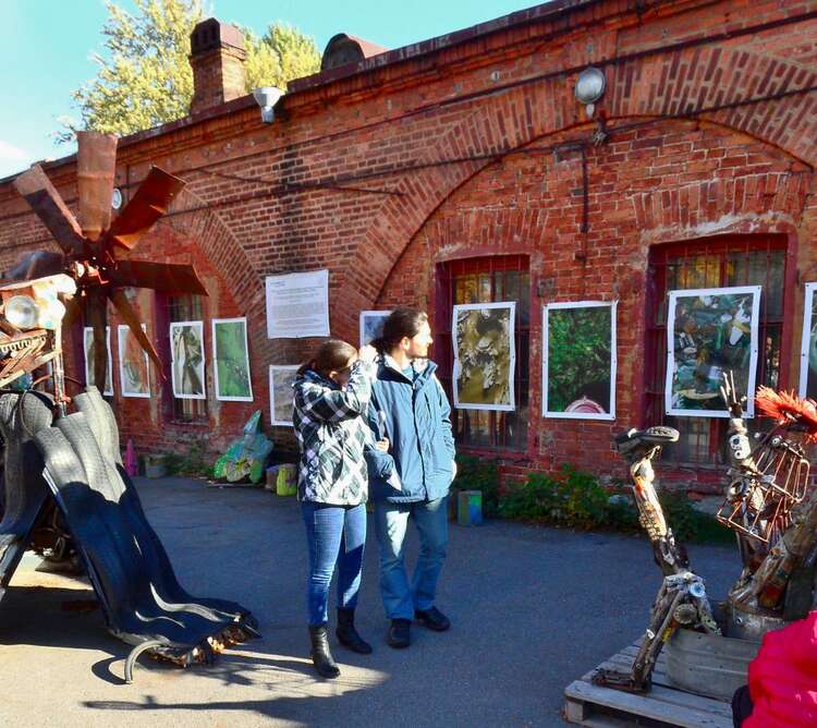 Выставка под. Кронштадт музей под открытым небом. Выставка в Кронштадте из мусора. Кронштадт музей мусора. Музеи водоканалов под открытым небом.