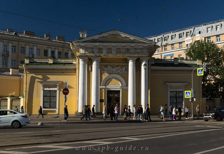 Сенная площадь в Санкт-Петербурге