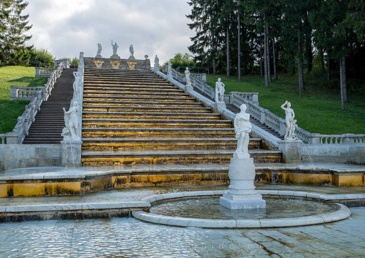 Каскад золотая гора в петергофе фото