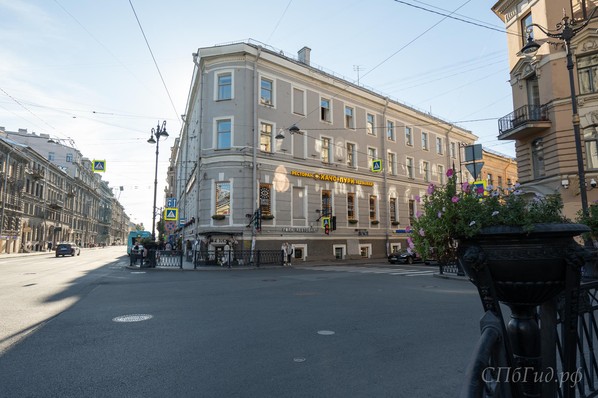 Площадь Пять углов в Санкт-Петербурге