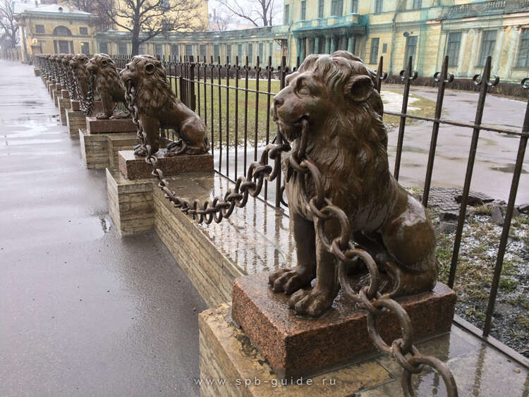 Адрес лев. Львы у дачи Безбородко. Усадьба Безбородко в Санкт-Петербурге львы. Львы на даче Кушелева-Безбородко. 29 Львов у дачи Кушелева-Безбородко.